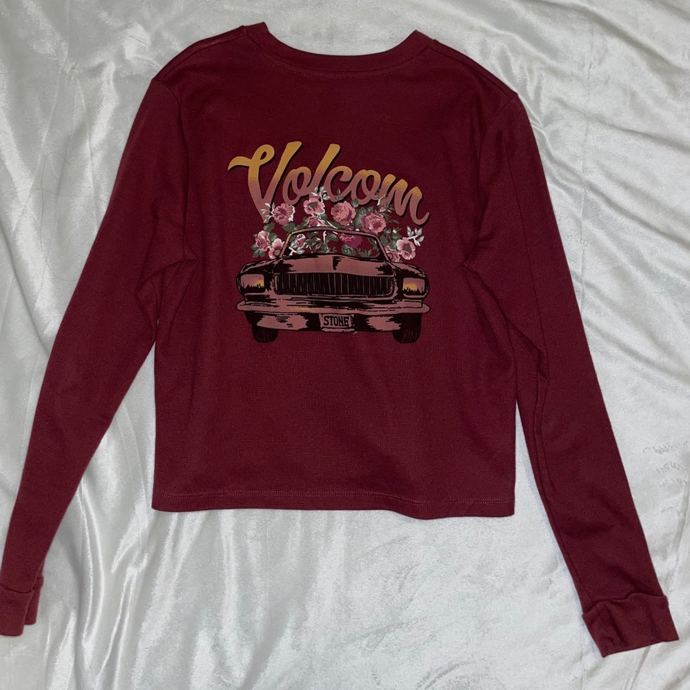 Volcom maroon top